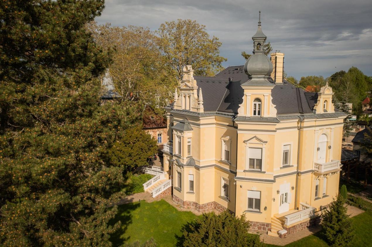 Avilla Thanhoffer Siófok Exteriör bild